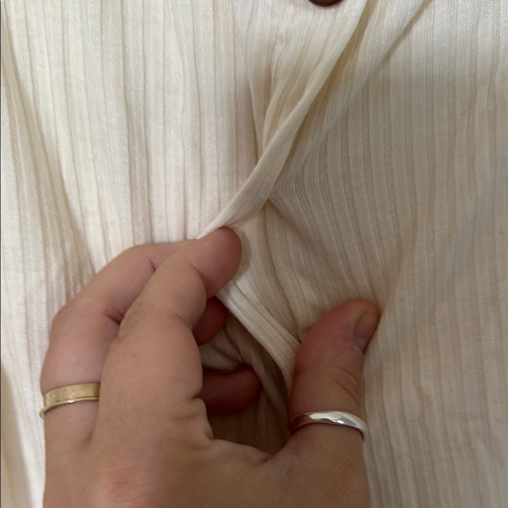 Cream Button-Front Tank Top - Picture 4 of 4